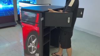 Pantalla de vídeo LED AVOE creativa para cabina de DJ y videowall LED